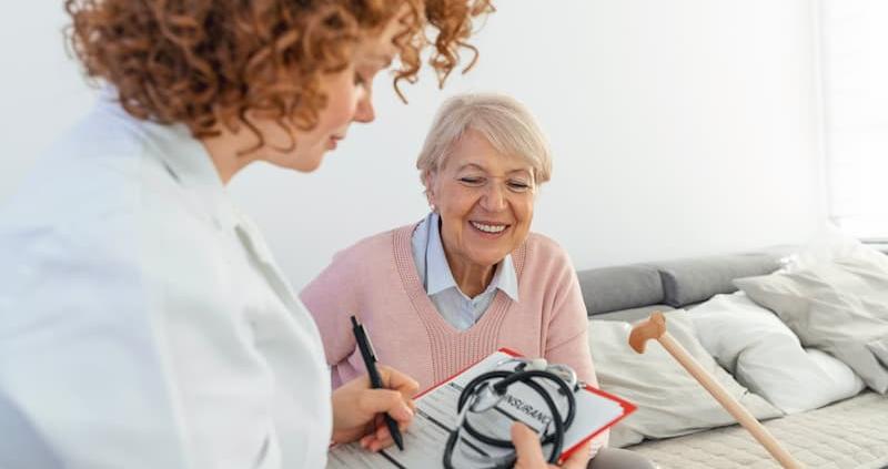 comprendre les causes des chutes des seniors