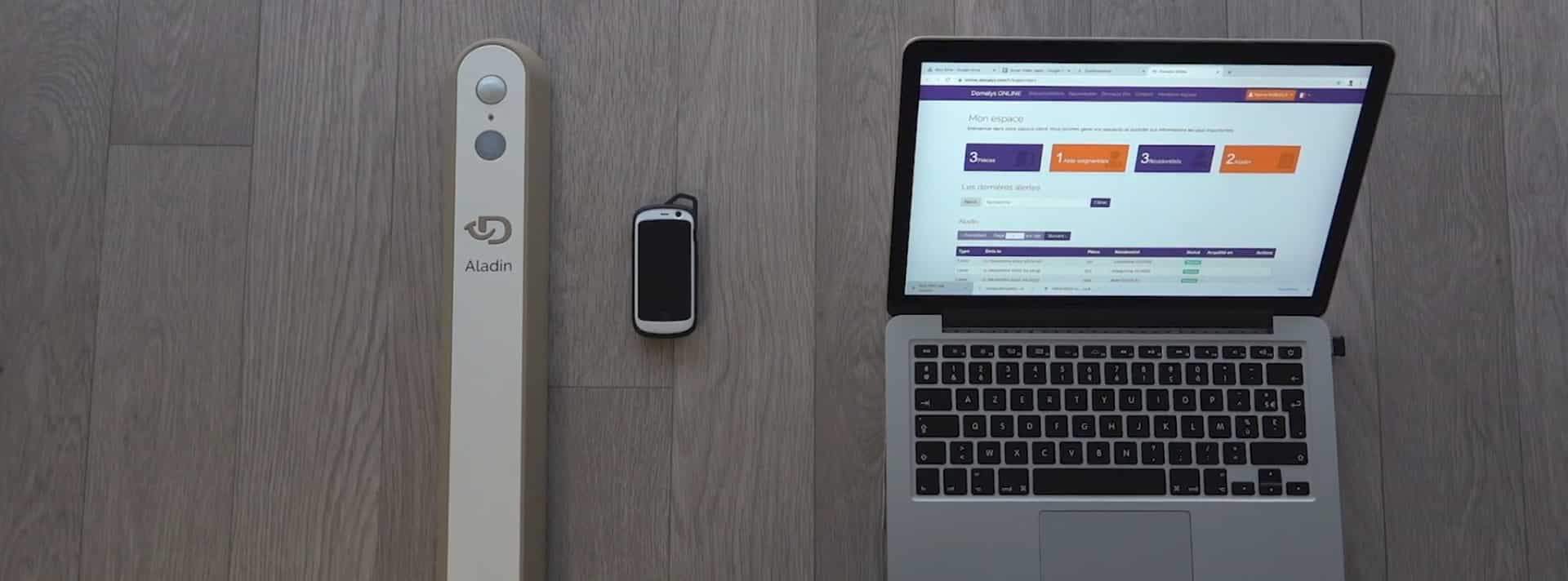 Aladin+ installé dans une chambre pour détecter une chute sans caméra et accompagner les levers nocturnes