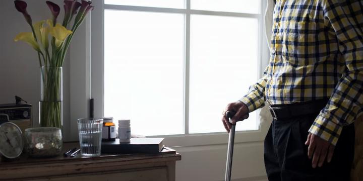 détection des chutes guide complet pour protéger vos proches