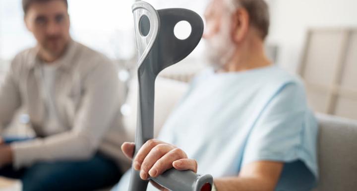 Prix et aides financières pour l'installation d'une alerte chute