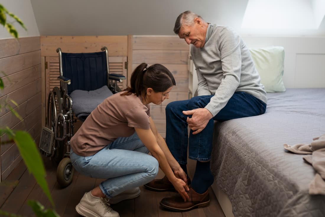 Accompagnement progressif du lever d’une personne âgée en EHPAD pour prévenir une chute liée à l’hypotension orthostatique