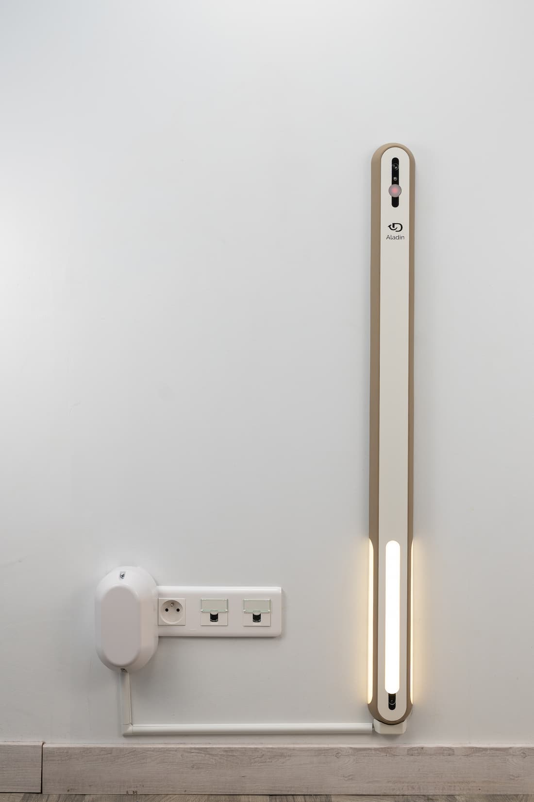 Aladin+ installé dans une chambre EHPAD pour détecter une chute et transmettre une alerte